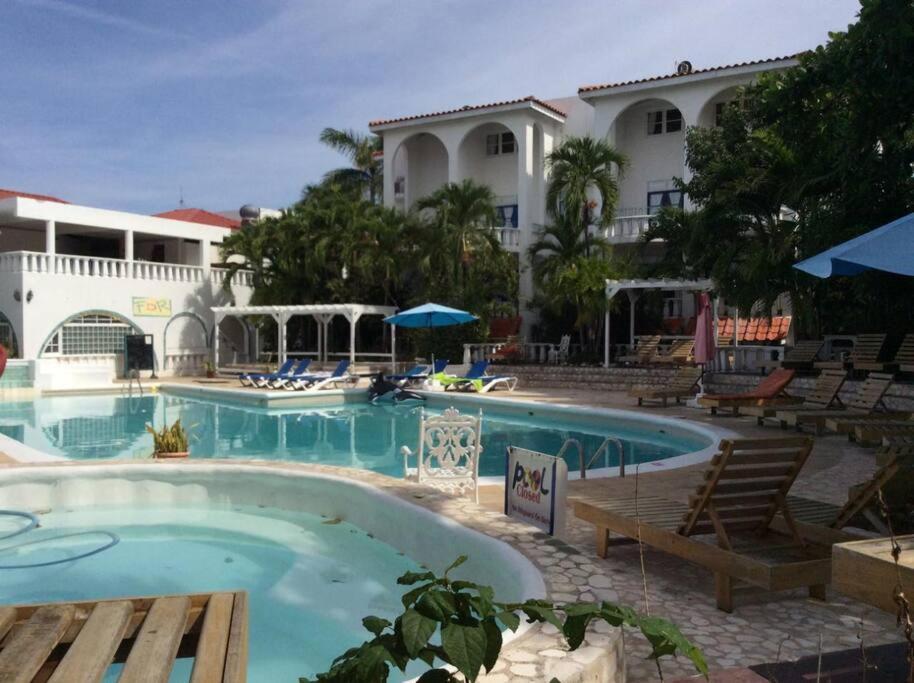 Lush Tropical Apartment Located In A 4-Star Resort Runaway Bay Esterno foto