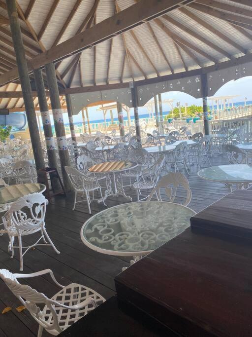 Lush Tropical Apartment Located In A 4-Star Resort Runaway Bay Esterno foto