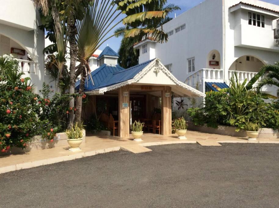 Lush Tropical Apartment Located In A 4-Star Resort Runaway Bay Esterno foto