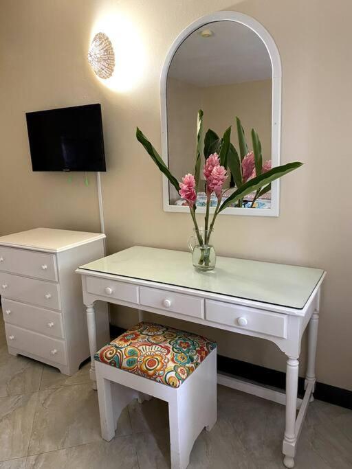 Lush Tropical Apartment Located In A 4-Star Resort Runaway Bay Esterno foto