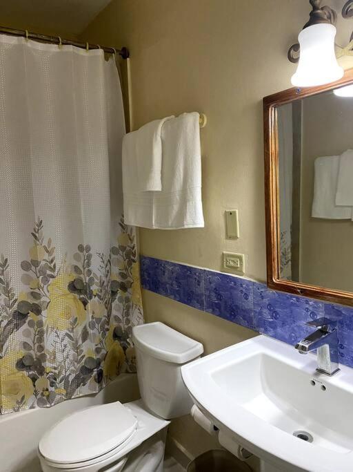 Lush Tropical Apartment Located In A 4-Star Resort Runaway Bay Esterno foto