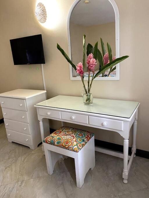 Lush Tropical Apartment Located In A 4-Star Resort Runaway Bay Esterno foto