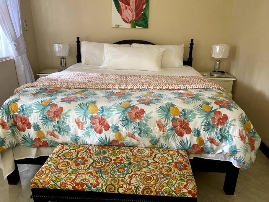 Lush Tropical Apartment Located In A 4-Star Resort Runaway Bay Esterno foto