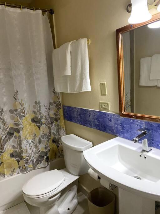 Lush Tropical Apartment Located In A 4-Star Resort Runaway Bay Esterno foto